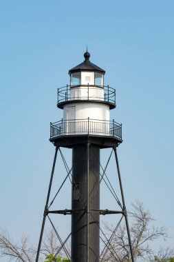 Duluth Güney İç Işığı öğleden sonra güneşinde. Duluth, Minnesota, ABD