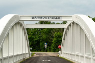 Tarihi Brush Creek Köprüsü, aynı zamanda Gökkuşağı Köprüsü olarak da bilinir. Route 66 'nın Kansas bölümünde. Baxter Springs, Kansas, ABD.