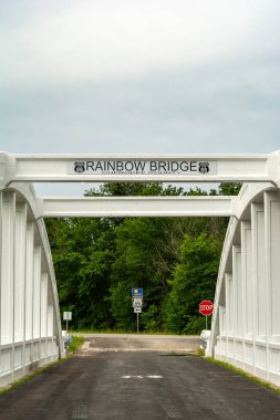 Tarihi Brush Creek Köprüsü, aynı zamanda Gökkuşağı Köprüsü olarak da bilinir. Route 66 'nın Kansas bölümünde. Baxter Springs, Kansas, ABD.