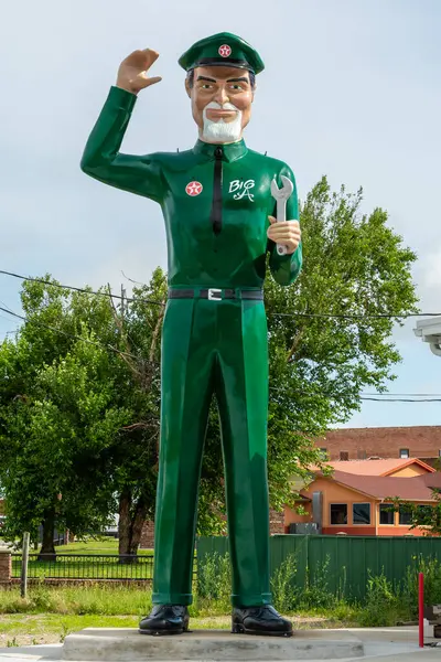 Galena, Kansas, ABD - 18 Haziran 2025 - 22 feet uzunluğunda fiberglas egzoz susturucusu 