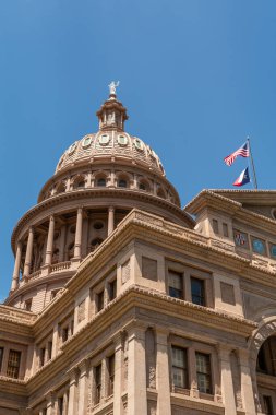 Teksas Eyalet Kongre Binası 'nda öğleden sonra ışığı. Austin, Teksas, ABD.