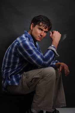 sıcak adam fotoğraf için poz.