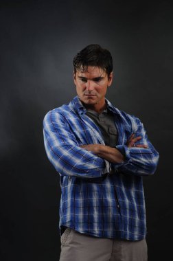 Seksi kovboy fotoğraf için poz veriyor.. 