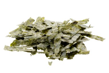 Norveç yosunu parçaları beyaz bir arka planda izole edilir.. 