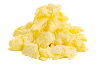 Sarı omlet parçaları beyaz arka planda izole edilir.. 