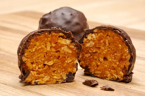 Abricots Séchés Dessert Faits Maison Avec Des Noix Chocolat Noir — Photo