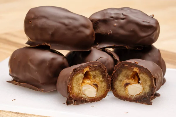 Натуральний Десерт Арахісом Шоколаді Дерев Яному Столі — стокове фото