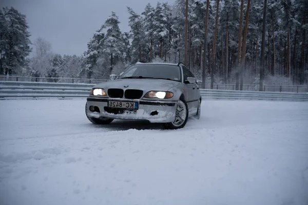 2022 Riga Latvia Car Driving Snow Woods Road Trees Background — Stock Photo, Image