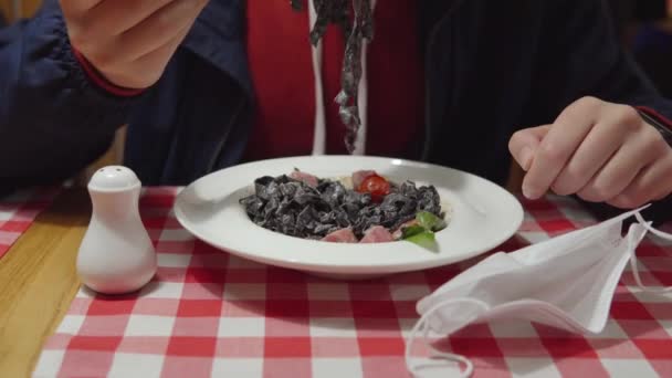 Vaccinated Man Eats Black Pasta Cuttlefish Ink Fresh Tuna Quarantine — Stockvideo
