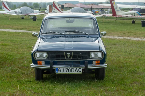Таро Цзю Горж Румыния Апреля 2023 Года Винтажный Автомобиль Dacia — стоковое фото