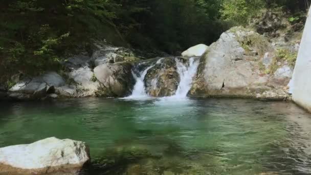 Prachtige Waterval Cheile Galbenului Kloof Baia Fier Gorj Roemenië — Stockvideo