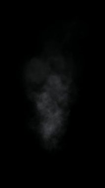 Siyah arkaplan animasyonunda soyut duman, akıllı telefon için dikey video. 