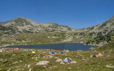 Romanya 'nın başkenti Retezat' taki Bucura Gölü manzarası