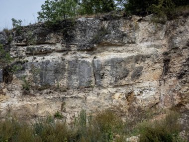 Romanya 'nın Hunedoara ilçesindeki Travertine taş ocağı
