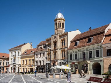 Brasov, Romanya 9 Ağustos 2025: Brasov, Transilvanya 'da Kutsal Bakire Meryem' in Varsayımı Kilisesi (Kale).