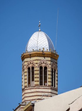 Brasov, Romanya 9 Ağustos 2025: Brasov, Transilvanya 'da Kutsal Bakire Meryem' in Varsayımı Kilisesi (Kale).