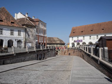 Brasov, Romanya 10 Ağustos 2025: Sibiu, Transilvanya, Romanya 'daki Ocnei Caddesi.