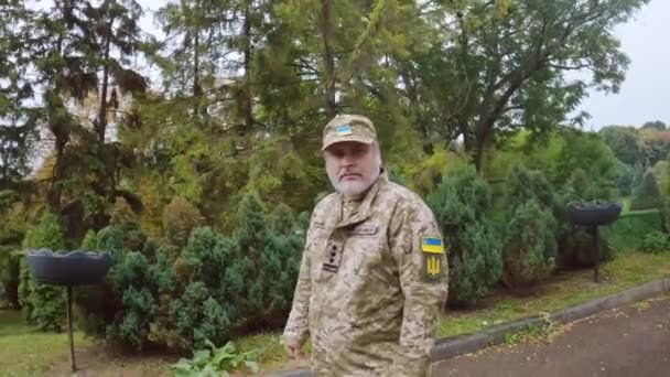 Ukrán Hadsereg Férfi Parancsnoka Büszke Ukrán Tiszt — Stock videók