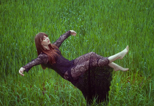 Woman Soars Air Lying Dream She Hovers Green Field Grass — Stock Photo, Image