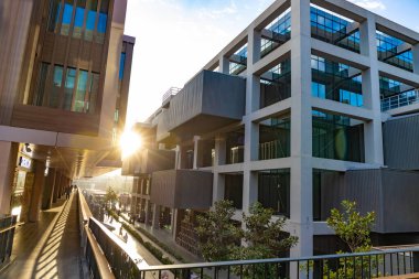 23 Ekim 2023, İstanbul Türkiye. Galata limanındaki ticari bir binanın dışında. İstanbul modern