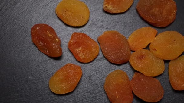 Abricots Secs Fruits Sans Pierre Sur Une Assiette Noire Les — Video