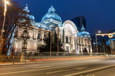 14 Aralık 2024. Bükreş Romanya. Gece vakti mevduat ve nakliyat sarayı, uzun süre açık.