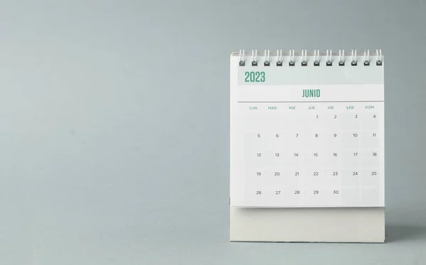 Calendario Escritorio Para Mes Junio 2023 Con Fondo Azul Gris — Foto de Stock
