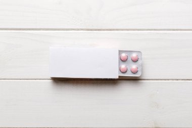 Boş Beyaz Ürün Paket Model Kutusu. Kabarcık görünümlü boş ilaç kutusunu aç.