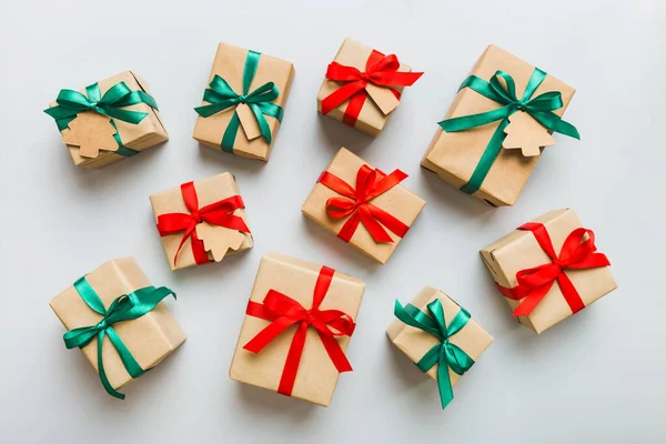 Colored Craft Gift Boxes Colorful Ribbons Colored Background Collection Christmas — 图库照片