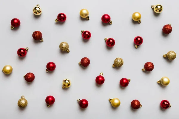 Christmas Composition Pattern Christmas Balls Colored Background Flat Lay Top — Stock fotografie