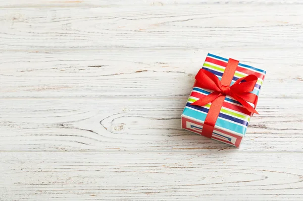 Verhüllte Weihnachten Oder Andere Feiertage Handgemachtes Geschenk Papier Mit Farbigem — Stockfoto