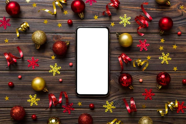 Рождественские Онлайн Покупки Домашнего Телефона Чистым Белым Дисплеем Вид Сверху — стоковое фото