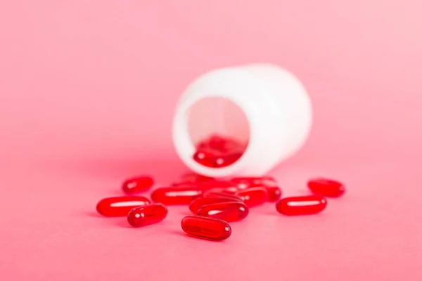Red Pills Spilled Pill Bottle Medicines Prescription Pills Flat Lay — Fotografia de Stock