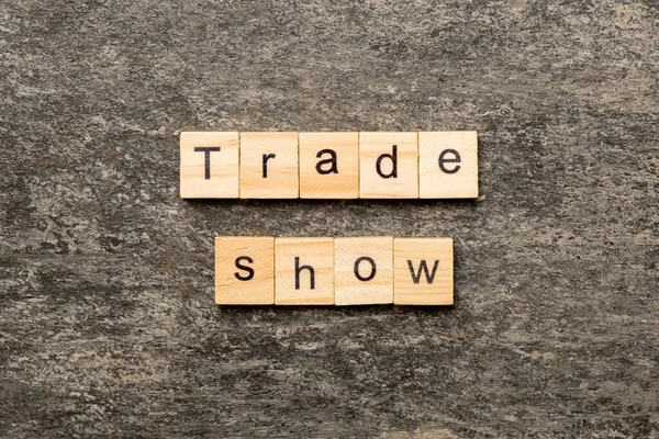 Trade Show Palavra Escrita Bloco Madeira Trade Show Texto Mesa — Fotografia de Stock