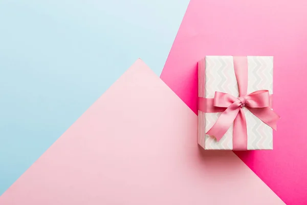 Holiday Paper Present Tied Pink Ribbon Bow Top View Copy — Stok fotoğraf