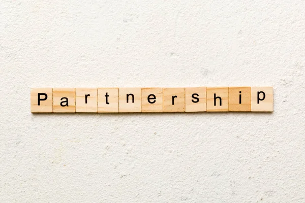 Partnerségi Szó Fablokkra Írva Partnerség Szöveg Cement Asztal Desing Koncepció — Stock Fotó