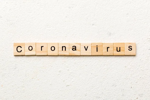 Coronavirus Wort Auf Holzblock Geschrieben Coronavirus Text Auf Dem Tisch — Stockfoto