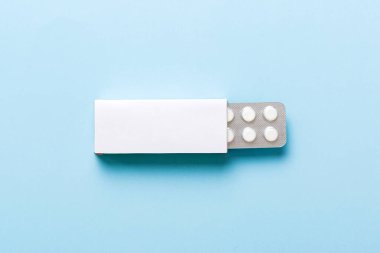 Boş Beyaz Ürün Paket Model Kutusu. Kabarcık görünümlü boş ilaç kutusunu aç.