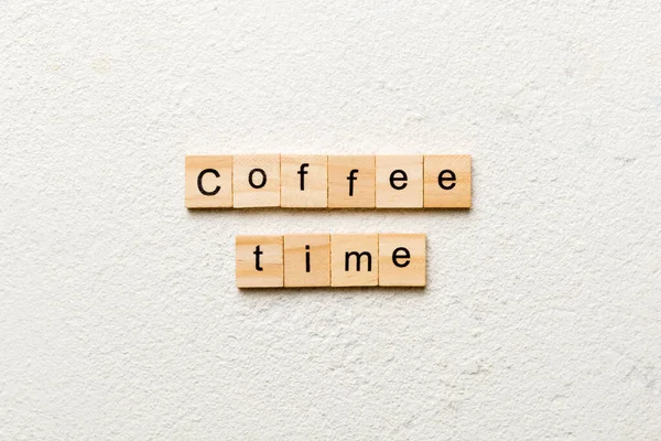 Słowo Czas Kawy Napisany Bloku Drewna Tekst Czasu Kawy Stole — Zdjęcie stockowe