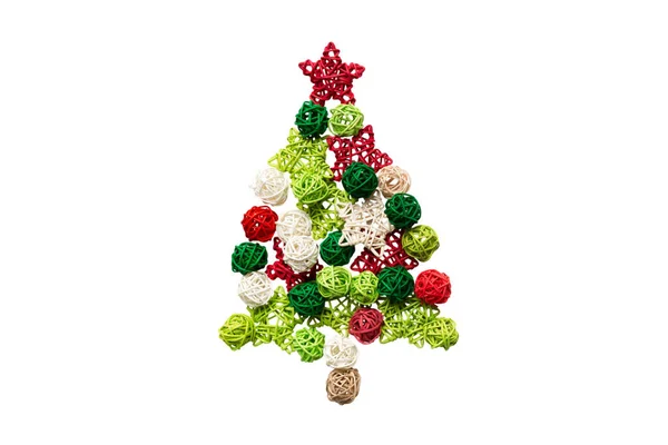 Kerstboom Gemaakt Van Gekleurde Handgemaakte Bal Decoratie Geïsoleerd Witte Achtergrond — Stockfoto