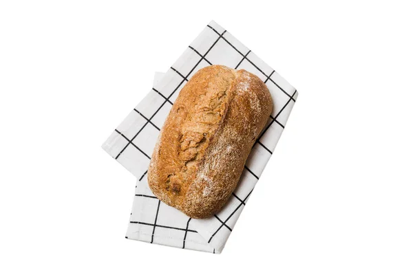 Verse Zelfgemaakte Volkoren Brood Brood Servet Geïsoleerd Witte Achtergrond Vers — Stockfoto