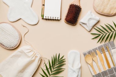 Sıfır atık. Çevre dostu günlük aksesuarlar. en üstteki görünüm.