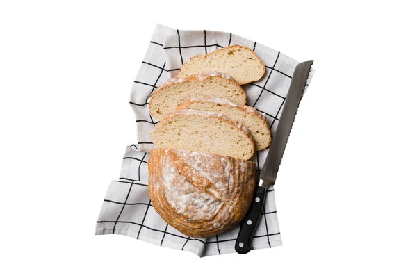 Świeżo Upieczony Chleb Pokrojony Nożem Wyizolowanym Białym Tle Widok Góry — Zdjęcie stockowe