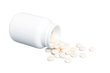 Beyaz ilaçlar konteynırdan akıyor. ilaç beyaz ilaç şişesi beyaz arka planda izole.