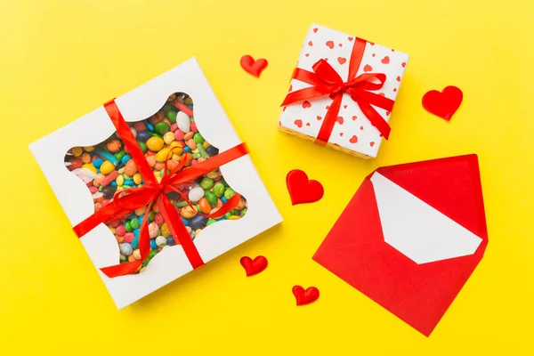 Red Envelope Candy Gift Box Valentines Hearts Colored Background Flat — 스톡 사진