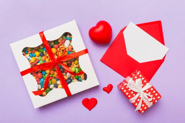Red Envelope Candy Gift Box Valentines Hearts Colored Background Flat — Stock Photo, Image