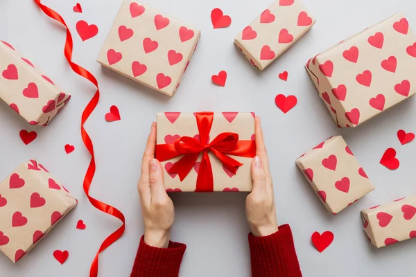 Give Gift Valentine Day Valentine Gift Beauty Woman Hands Holding — Stok fotoğraf