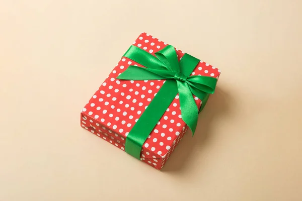 Csomagolt Karácsonyi Vagy Más Ünnep Kézzel Készített Ajándék Papírba Színes — Stock Fotó