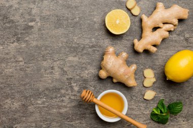 Doğal soğuk algınlığı ve grip ilaçları. Bağışıklık uyarımı ve virüs koruması için doğal malzemeler. Üst görünüm düzlüğü.