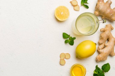 Doğal soğuk algınlığı ve grip ilaçları. Bağışıklık uyarımı ve virüs koruması için doğal malzemeler. Üst görünüm düzlüğü.